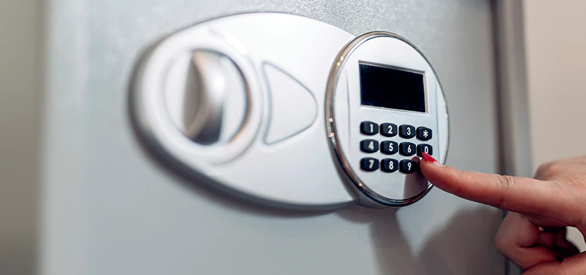 Jewelry Safe Cracking in Avenal, California